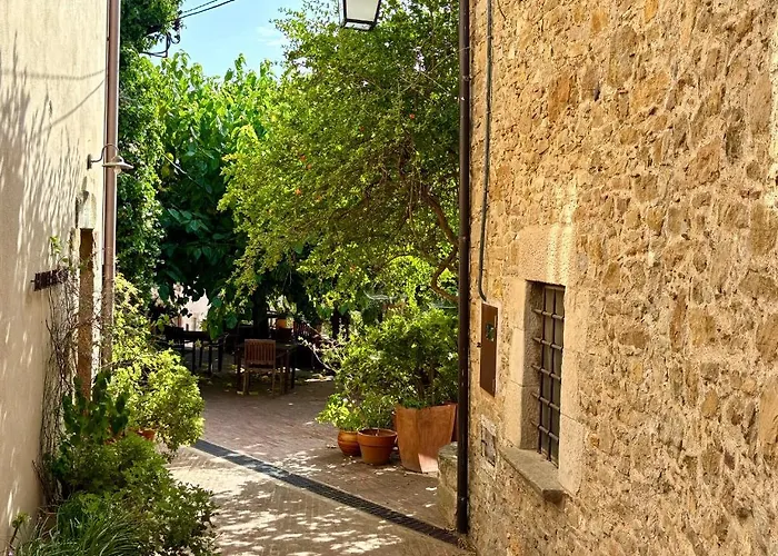 Appart hôtel El D'ullastret 3*