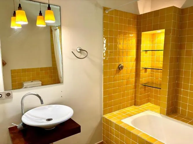 Appart hôtel El D'ullastret 3*
