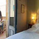 El D'ullastret Apartahotel