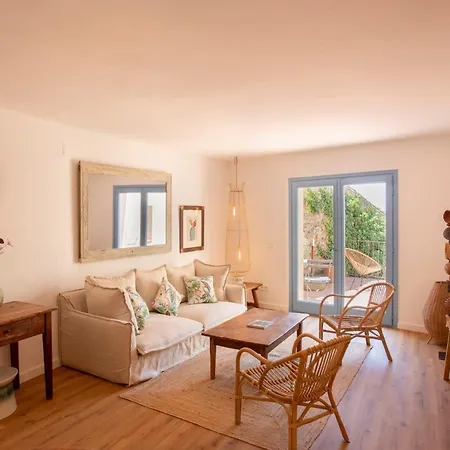El D'ullastret Apartmanhotel 3*
