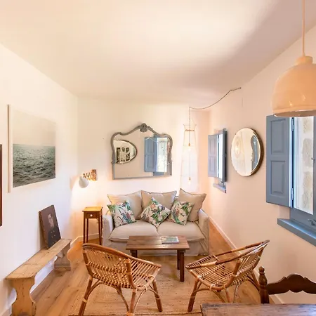El D'ullastret Apartmanhotel 3*